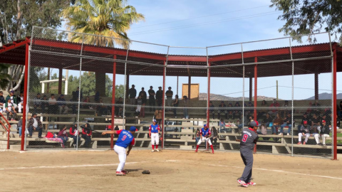 Modernizan campo de beisbol en valle de las palmas