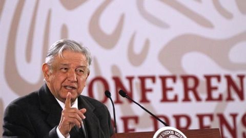 López Obrador promete "armonizar" y dar "autonomía" a los medios públicos