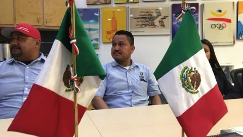 Entregan constancias a servidores certificados del CAR