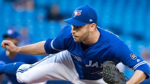 Atléticos firman por un año al diestro mexicano Marco Estrada