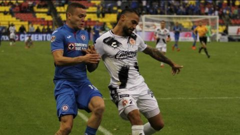 Cruz Azul se impone a Xolos en el Azteca