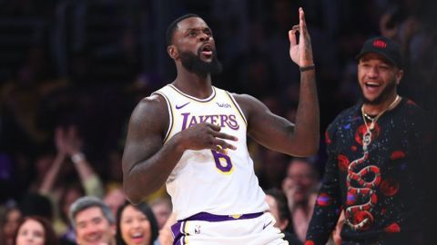 Lakers logra triunfo ante Suns