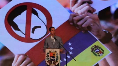 EE.UU. reconoce que vive un "momento de desacuerdo" con México por Venezuela