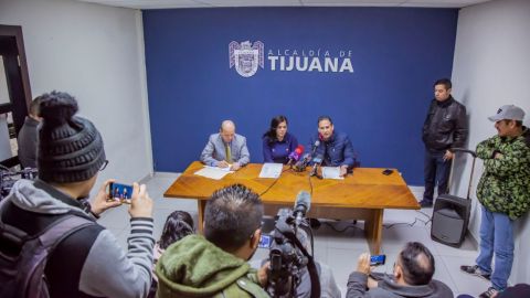 Van 34 carteleras clausuradas en Tijuana por no contar con licencias de operació