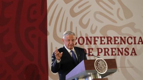 AMLO exhorta a empresarios que ataquen corrupción e influyentísimo