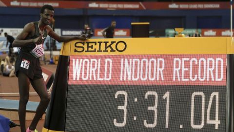 Tefera impone récord mundial en 1.500 metros bajo techo