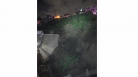 Daños en edificio por muro de contención caído en Tijuana