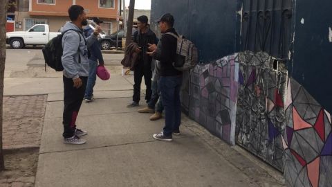 Llegan 33 migrantes centroamericanos y buscan espacio en albergues de Tijuana