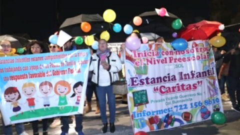 Protestan contra nuevas reglas de programa de apoyo a madres y niños