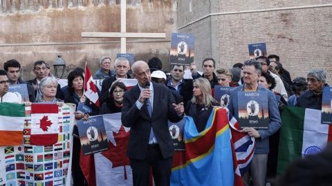 Sobrevivientes chilenos piden al Vaticano nombres de abusadores en el mundo