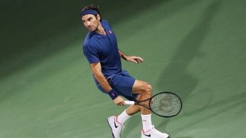 Federer se acerca a su título 100 al pasar a semis en Dubái