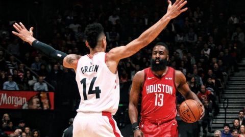 Harden anota 35 puntos y Rockets vencen 107-95 a Raptors