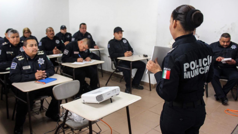 Capacitan a policías de Tecate en materia de violencia de género