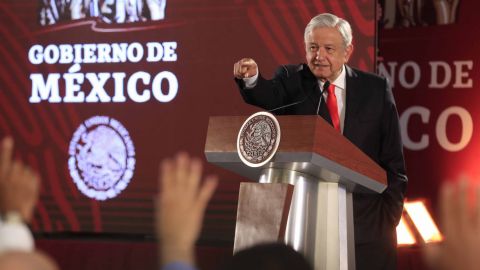 Habrá consulta en temas polémicos, dice AMLO