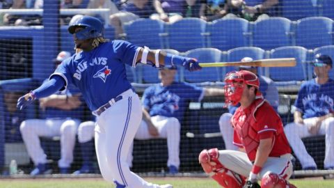 Vlad Jr. fuera 3 semanas por tirón en un oblicuo