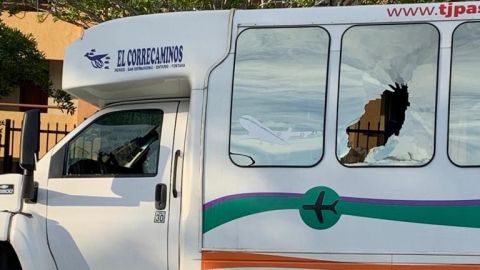 Agreden camión turístico de Grupo Ticketon en San Ysidro