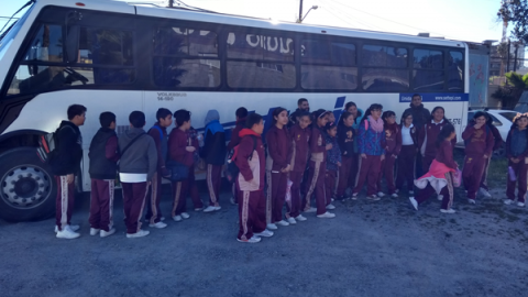 Visitan estudiantes Grupo Cadena Baja California