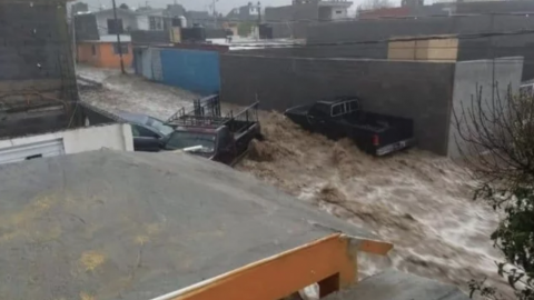 Lluvias en Zacatecas arrastran autos y dejan a comunidad incomunicada