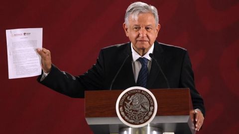 López Obrador anuncia "limpia" en Migración y Aduanas