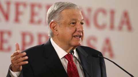 AMLO acusa comportamiento ilógico de calificadoras