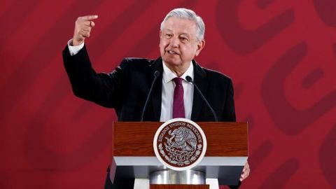 AMLO se lanza contra "fifís" y expresidentes