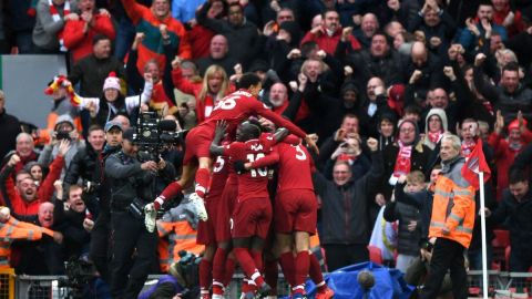 Liverpool regresa a la cima de la Liga Premier inglesa