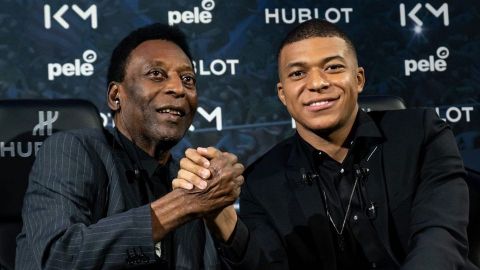Pelé se reúne con Mbappé en París