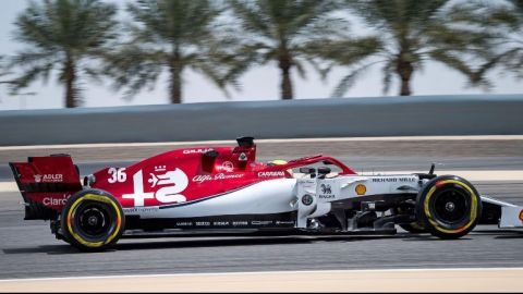 Mick Schumacher ensaya con Alfa Romeo en Bahréin