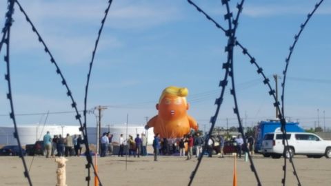 Inician manifestaciones por visita de Trump en Calexico
