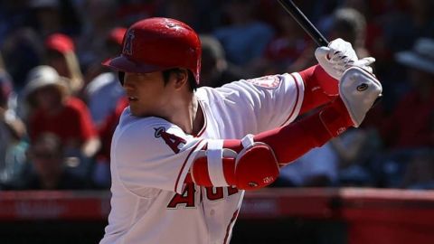 Shohei Ohtani espera volver a finales de abril