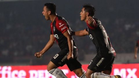 Atlas saca sufrido triunfo en Veracruz