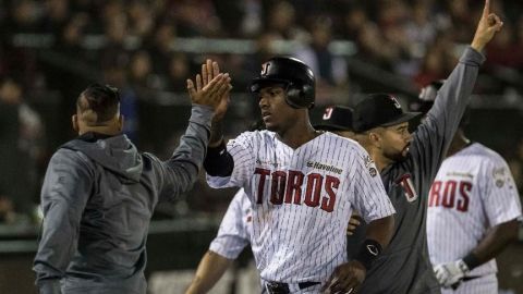 Abre Toros temporada con blanqueada