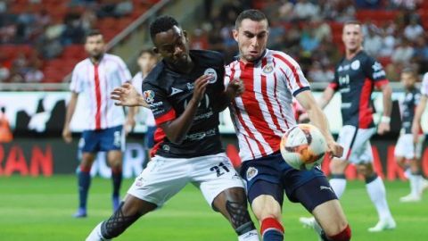 Chivas cae ante Lobos y queda con un pie fuera de la Liguilla