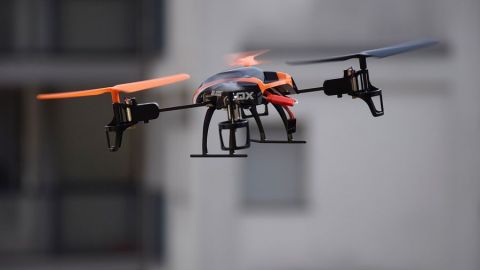 Entregan muestras médicas con drones