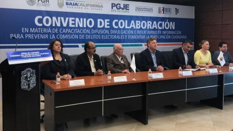 Firman convenio FGR y autoridades estatales