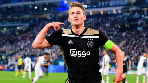 Un vibrante Ajax sacude a las potencias de Europa