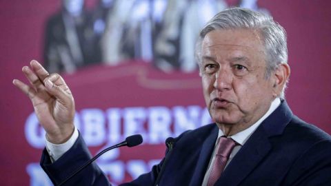 Acatar memo de AMLO, delito penal: abogados