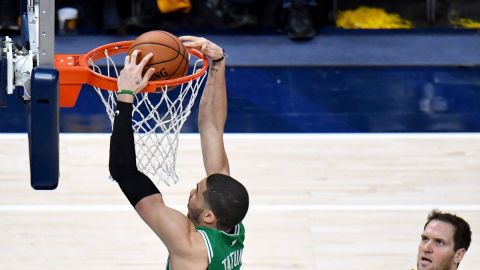Celtics vence 104-96 a Pacers y domina 3-0 la serie