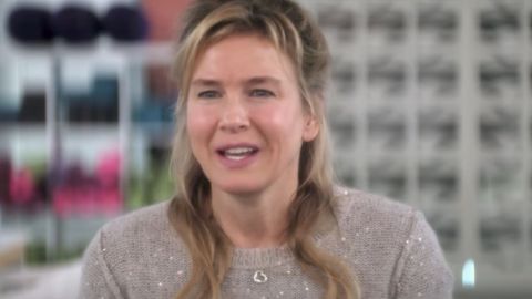 Zellweger llega a los 50 de edad experimentada y con cirugías