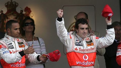 Por las órdenes a Leclerc, Hamilton recuerda su 2007