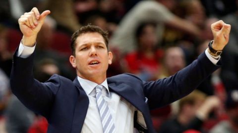 NBA y Kings inician investigación sobre denuncia a Luke Walton