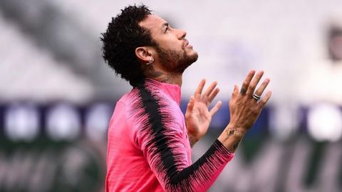 Suspenden a Neymar en la Champions por insultar a árbitro