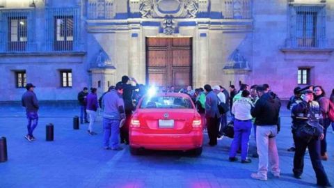 Inspeccionan auto de mujer que quiso entrar a Palacio Nacional