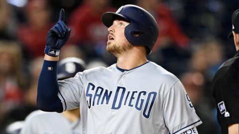 Renfroe rompe empate en triunfo de Padres sobre Nacionales