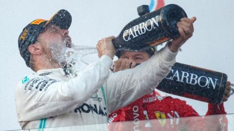 Bottas bate a Hamilton en Azerbaiyán y recupera el liderato