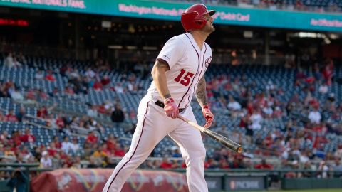 Homerun de Adams en 11ma da triunfo a Nacionales sobre Padres