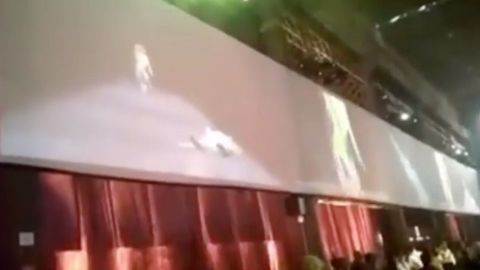 Captan en video el momento de la muerte de modelo en plena pasarela