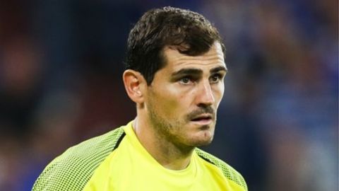 Iker Casillas, ingresado tras un infarto, aunque fuera de peligro