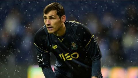 Iker Casillas abandona el hospital de Oporto