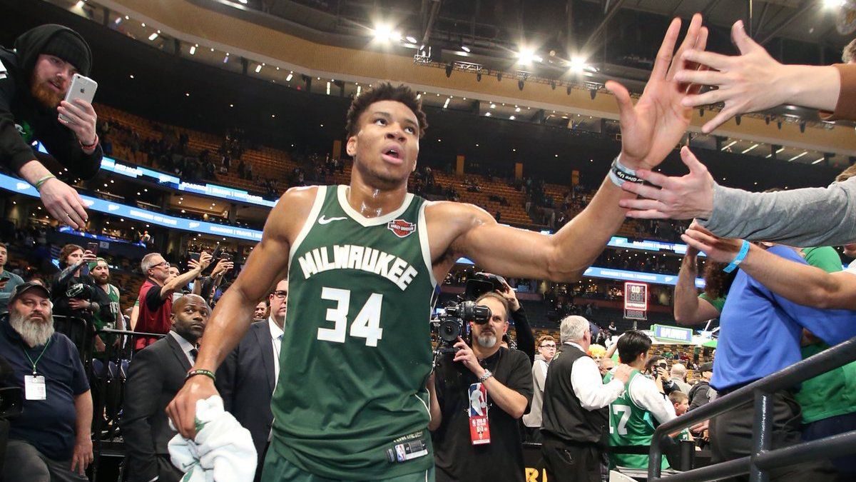 Con 39 De Giannis, Bucks Están A Un Paso De Final Del Este